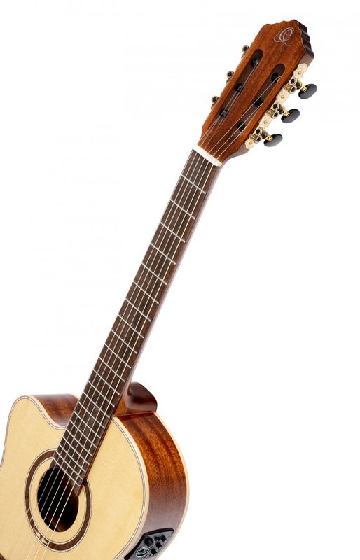 Ortega RCE138-T4-L Klassisk gitar 4/4 Size, Thin, med mik, Slim neck, Left