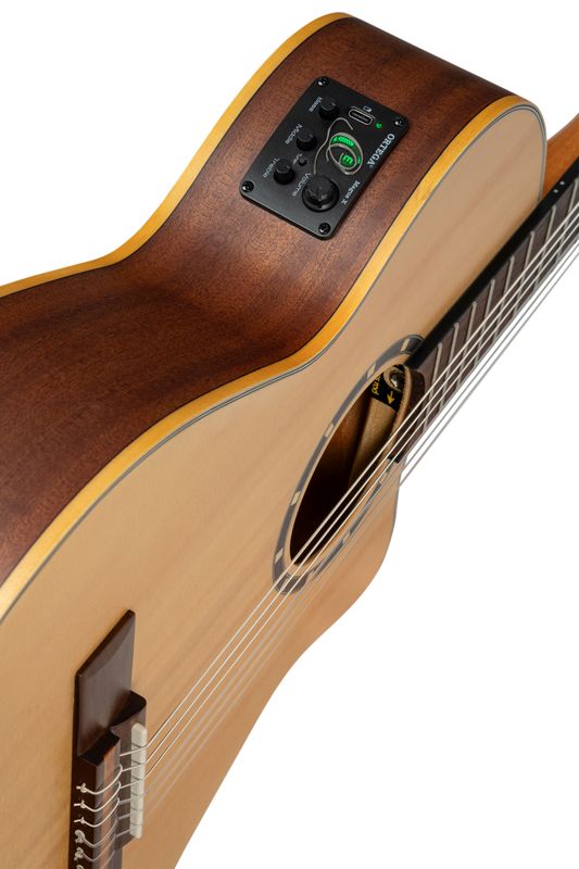 Ortega RCE125-3/4 Klassisk gitar 3/4 Size, med mik, Thin, Slim Neck