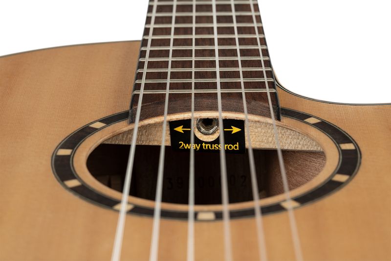 Ortega RCE125-3/4 Klassisk gitar 3/4 Size, med mik, Thin, Slim Neck