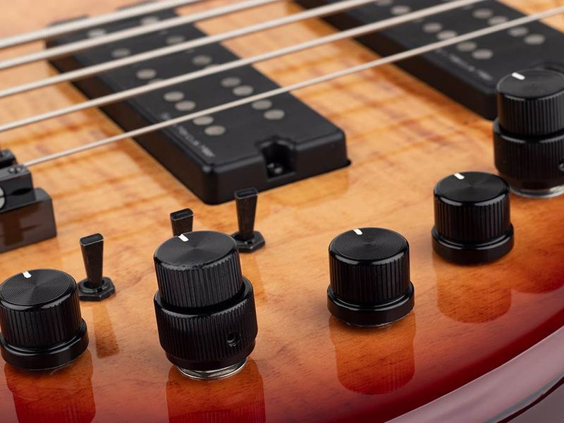 Sire M7 2nd Gen Series Marcus Miller Alder + Solid Maple 5-string Bass Guitar Brown