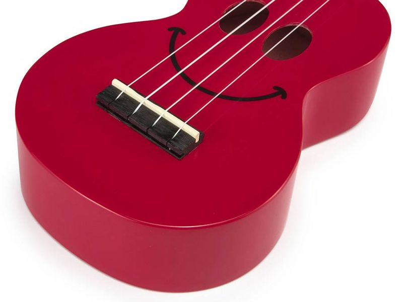 Mahalo Smiley Series, soprano ukulele, red, with bag