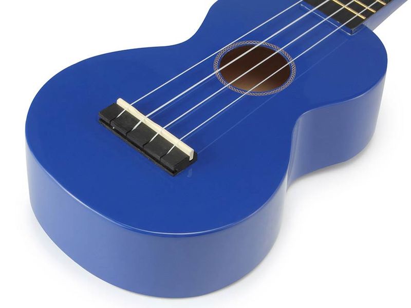 Mahalo Rainbow Series, soprano ukulele pack, blue, with essentials accessory pack