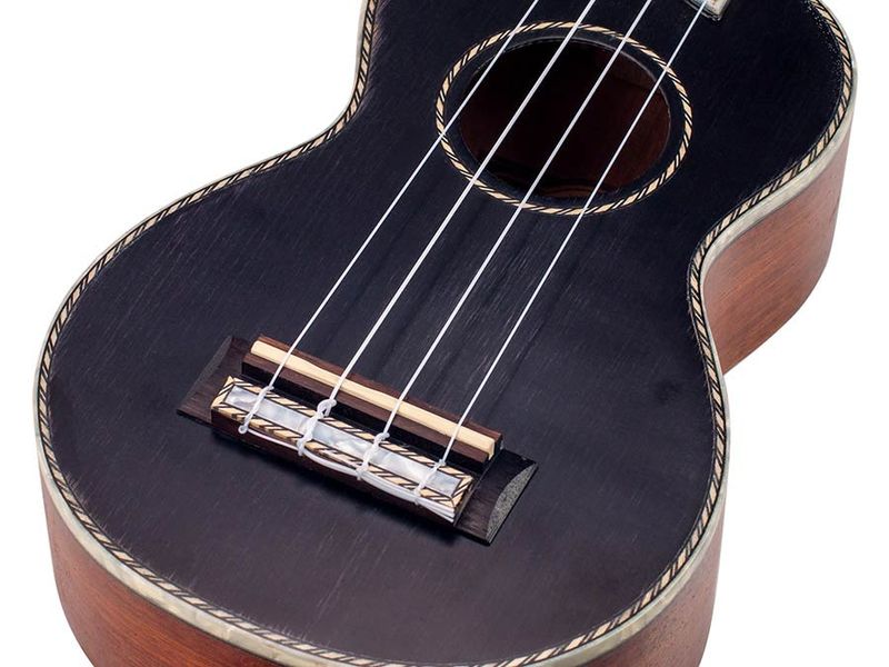 Mahalo Pearl Series, solid top soprano ukulele, with MEQ2 9v preamp, black, with bag