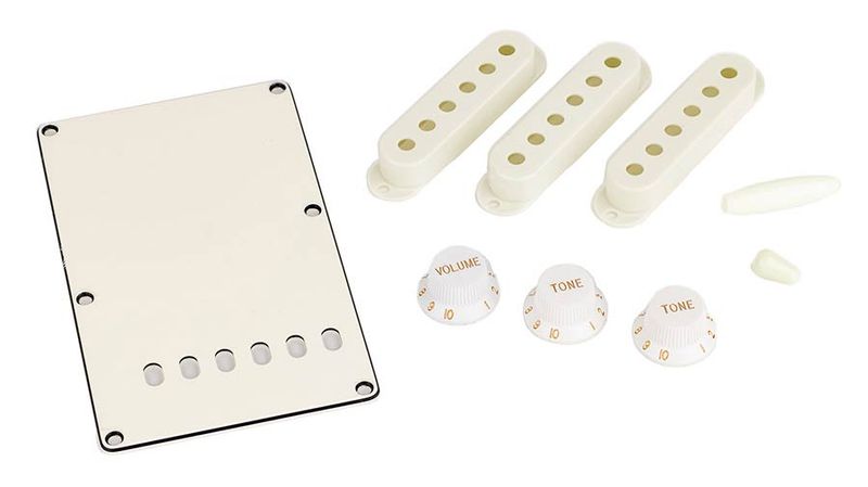Allparts accessory kit for Strat, parchment, 3-ply backplate
