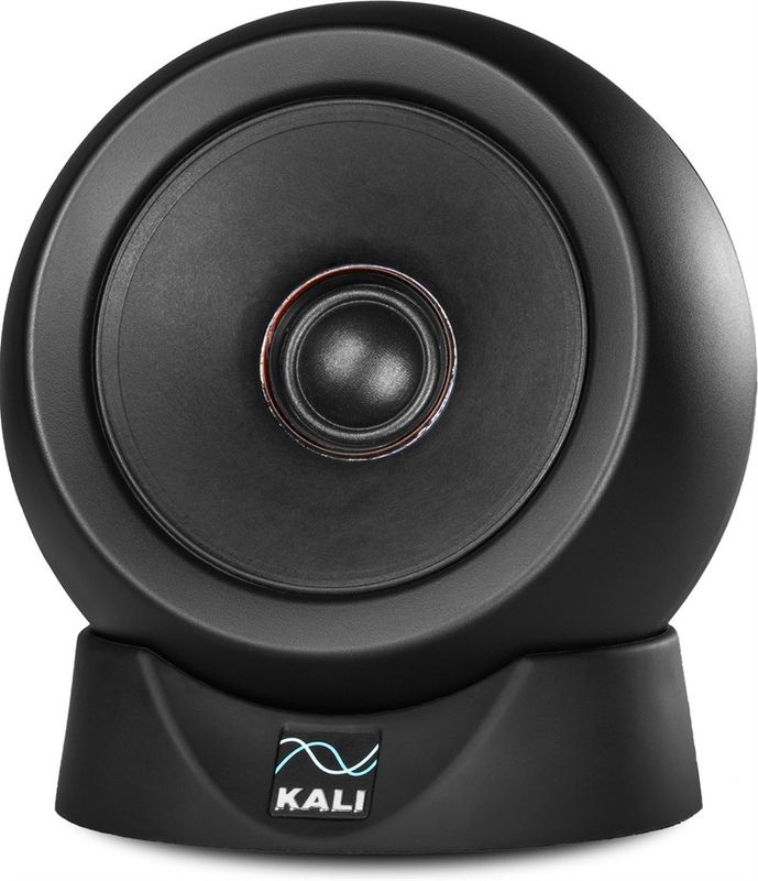 Kali Audio IN-UNF 3-vägs studio monitor system. Två satelliter och subwoofer.