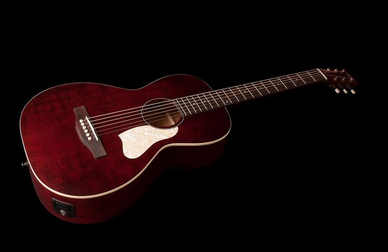 Art & Lutherie Roadhouse Tenessee Red A/E