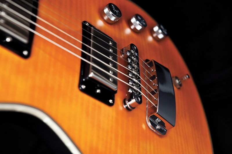 Hagstrom UltraMax Milky Mandarin Satin