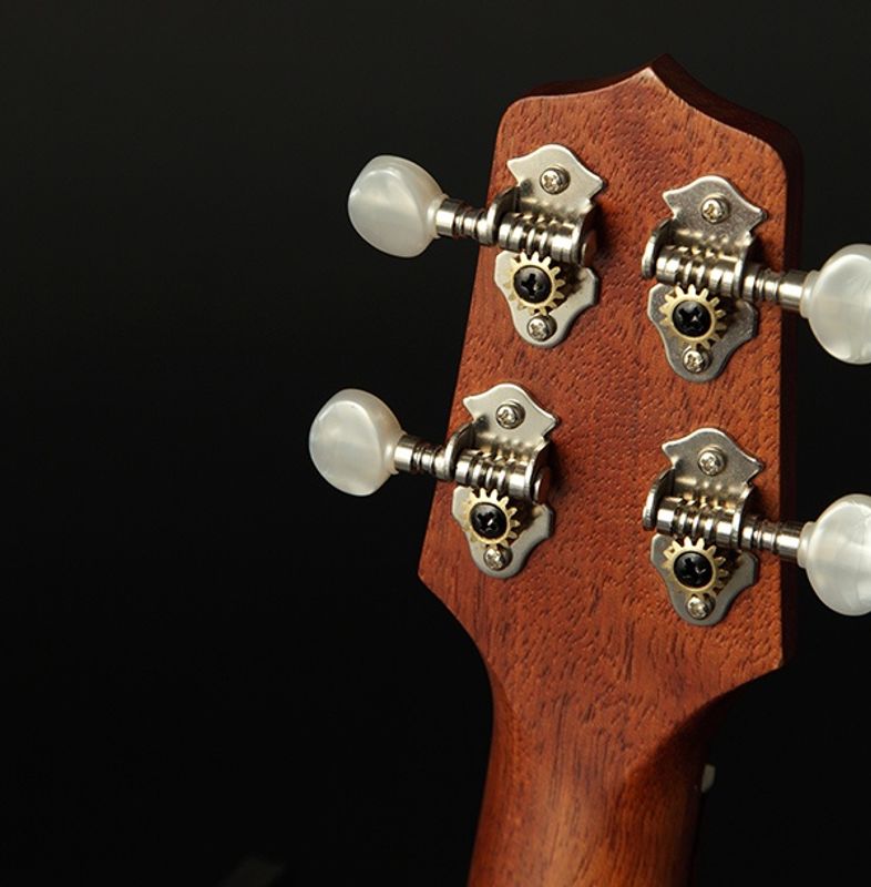Takamine EGU-S1 Sopran Ukulele